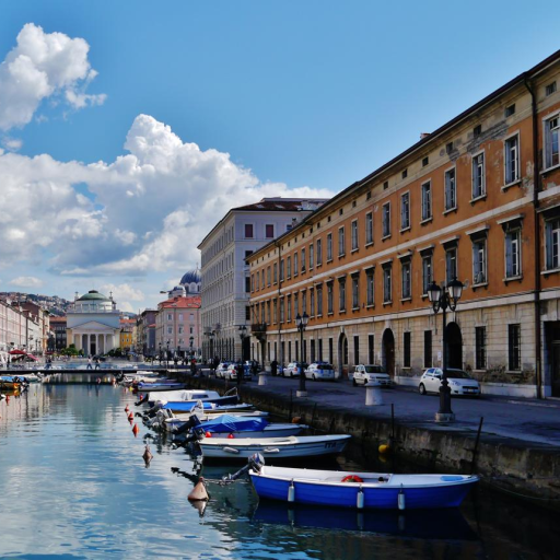 Canal Grande di Trieste di notte